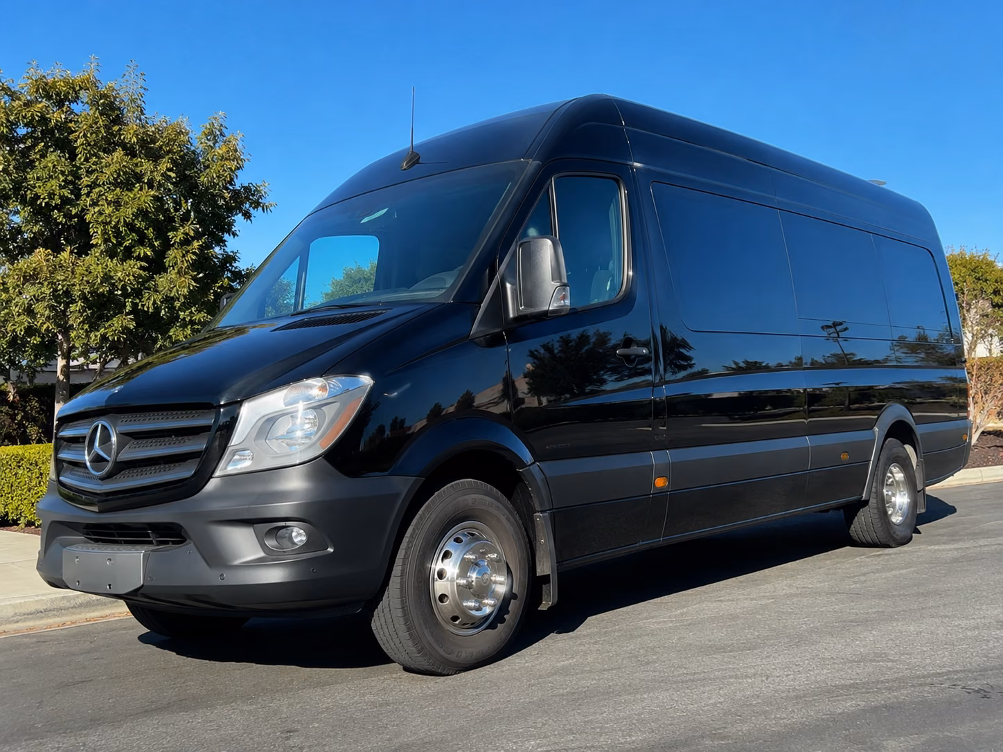 book a bus for your next prom 2